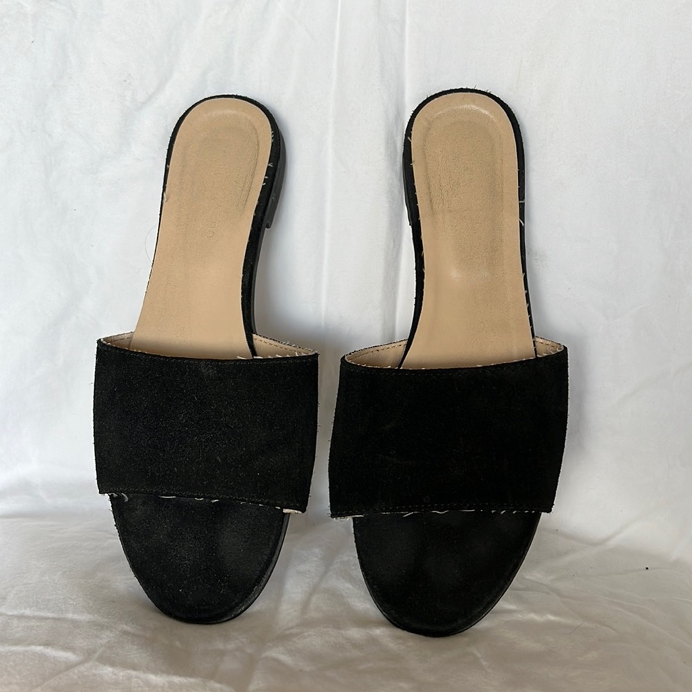 Black suede flats, made in Italy